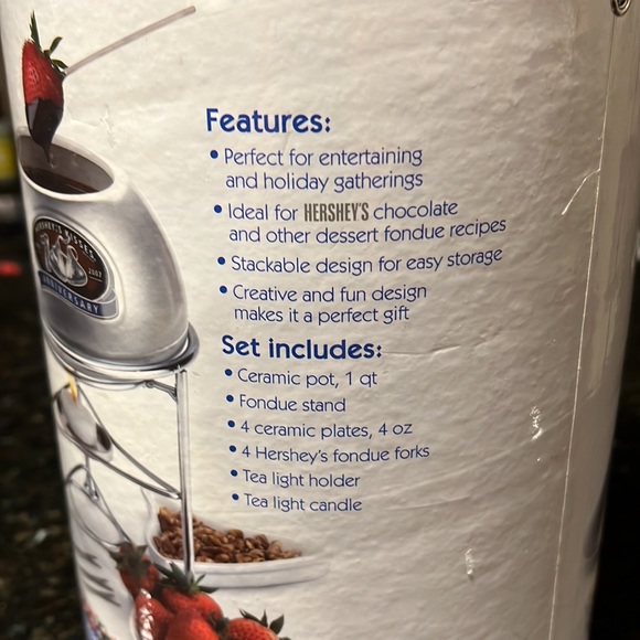NWOT Hersey Kisses 100 year anniversary dessert nesting fondue set - Picture 7 of 8